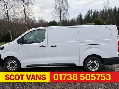 Used Vauxhall Vivaro 100 HP (73 kW) 2022 White MPV