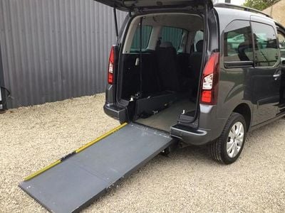 Used Citroën Berlingo Feel 100 HP (73 kW) 2016 Grey MPV