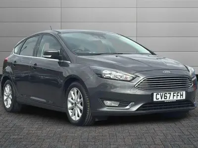 Used Ford Focus Titanium 125 HP (91 kW) 2017 Grey Hatchback