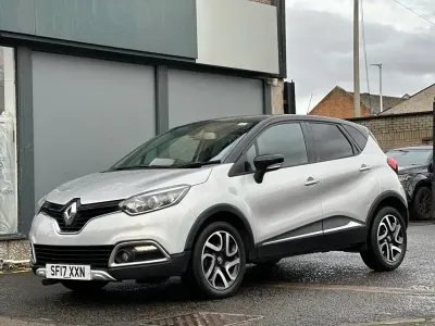 Używany Renault Captur Signature 120 KM (88 kW) 2017 Czarny SUV