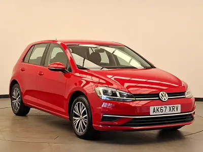 Used VW Golf VII SE 125 HP (91 kW) 2017 Red Hatchback