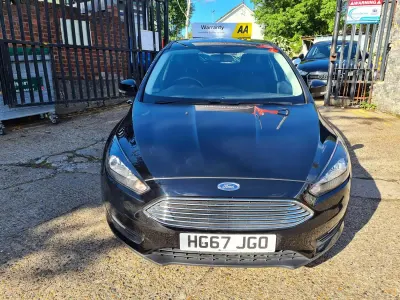 Second-hand Ford Focus Zetec 2018 Negru Hatchback