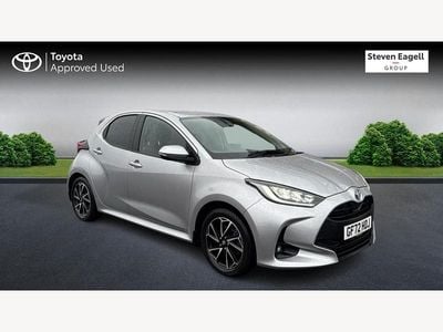 Used Toyota Yaris Hybrid Design 114 HP (83 kW) 2022 Silver Hatchback
