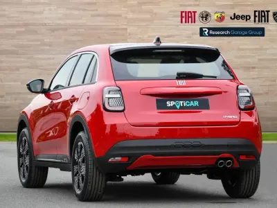Nowe Fiat 600 S 99 KM (72 kW) 2026 Czerwony SUV