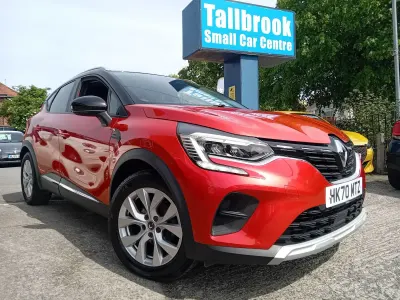 Used Renault Captur Iconic 2021 Red/black SUV