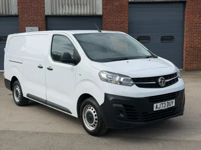 Used Vauxhall Vivaro S 100 HP (73 kW) 2023 White MPV