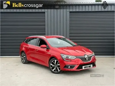 Used Renault Mégane GrandTour Iconic 115 HP (84 kW) 2019 Red Estate