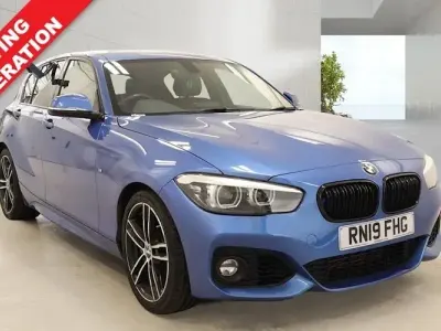 Begagnad BMW 118 Efficient Dynamics 136 HK (100 kW) 2019 Blå Halvkombi