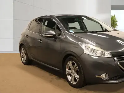 Used Peugeot 208 Allure 120 HP (88 kW) 2014 Grey Hatchback