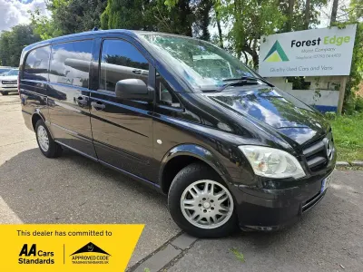 Usado Mercedes Vito 136 HP (100 kW) 2011 Preto Van