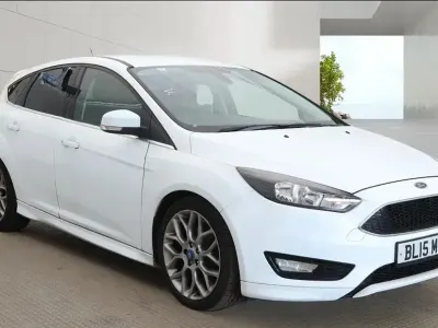 Used Ford Focus Zetec 125 HP (91 kW) 2015 White Hatchback