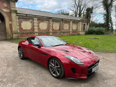 Used Jaguar F-Type Supercharged 380 HP (279 kW) 2016 Red Coupe