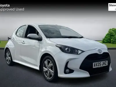 Used Toyota Yaris 116 HP (85 kW) 2025 White Hatchback