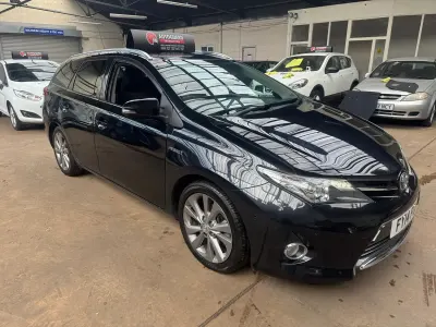 Used Toyota Auris Hybrid 136 HP (100 kW) 2014 Black Estate