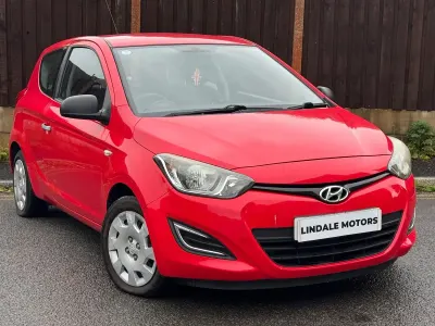 Used Hyundai i20 Classic 84 HP (61 kW) 2013 Red Hatchback