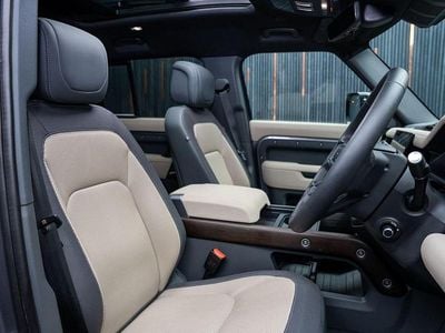 Usado Land Rover Defender S 2023 Gris SUV