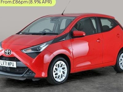 Used Toyota Aygo X-play 72 HP (52 kW) 2021 Red Hatchback