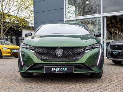 Usado Peugeot 308 GT 129 HP (94 kW) 2023 Verde Citadino