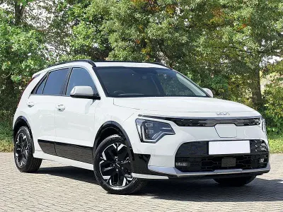 Used Kia Niro 150 kW (204 HP) 2023 White SUV