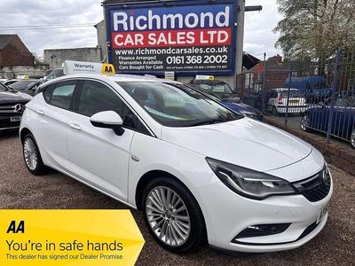 Used Vauxhall Astra Elite 150 HP (110 kW) 2016 White Hatchback