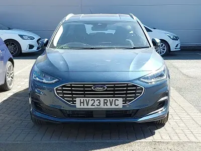 Begagnad Ford Focus Titanium 155 HK (114 kW) 2023 Blå Kombi