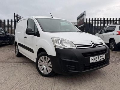 Used Citroën Berlingo 100 HP (73 kW) 2017 White MPV