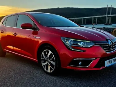 Used Renault Mégane IV Dynamique 110 HP (80 kW) 2017 Red Hatchback