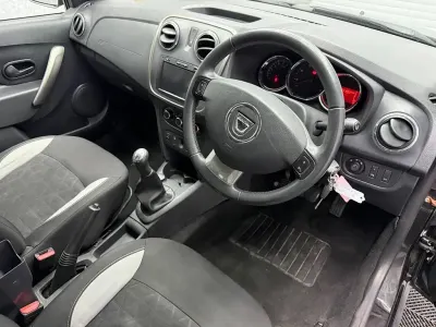 Begagnad Dacia Sandero Lauréate 2014 Svart Halvkombi