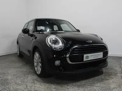 Używany Mini Cooper D Hatch 116 KM (85 kW) 2018 Czarny Hatchback