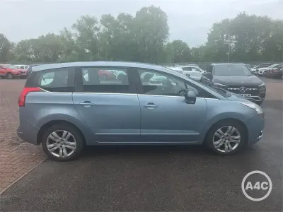 Used Peugeot 5008 Active 112 HP (82 kW) 2012 Blue MPV