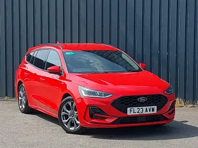 Used Ford Focus ST-Line 155 HP (114 kW) 2023 Red Estate