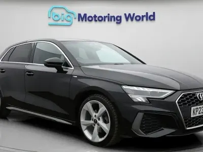 Second-hand Audi A3 Sportback S-Line 150 CP (110 kW) 2023 Negru Hatchback