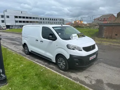 Second-hand Peugeot Expert Premium 105 CP (77 kW) 2023 Alb Van