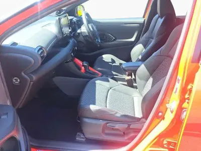 Używany Toyota Yaris Hybrid Edition 113 KM (83 kW) 2020 Pomarańczowy Hatchback