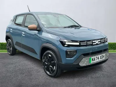Begagnad Dacia Spring Extreme 47 kW (65 HK) 2024 Blå Halvkombi