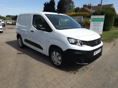 Used Peugeot Partner Premium 131 HP (96 kW) 2024 White MPV