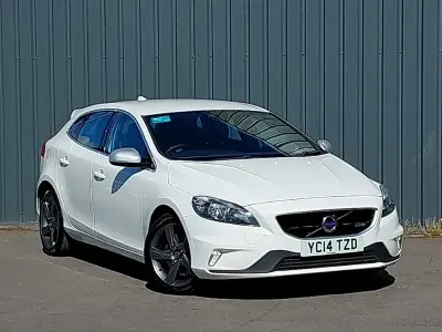 Begagnad Volvo V40 R-Design 150 HK (110 kW) 2014 Vit Halvkombi