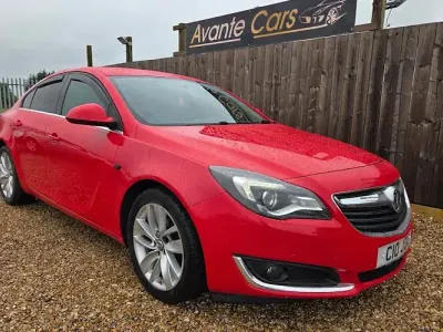 Used Vauxhall Insignia SRi 140 HP (102 kW) 2015 Red Hatchback