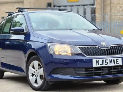 Used Skoda Fabia SE 90 HP (66 kW) 2015 Blue Estate