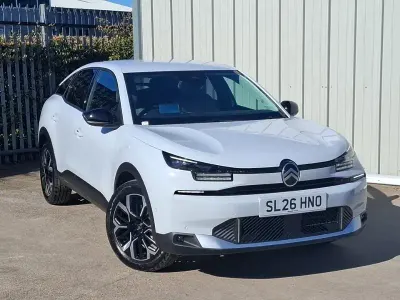 Neu Citroën C4 145 PS (106 kW) 2026 Weiß SUV