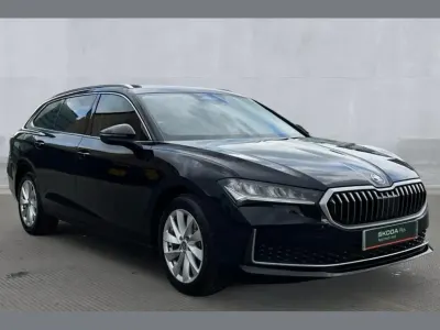 Used Skoda Superb SE Technology 200 HP (147 kW) 2025 Black Estate