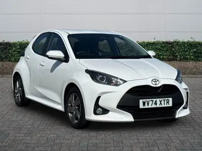 Used Toyota Yaris 116 HP (85 kW) 2024 White Hatchback