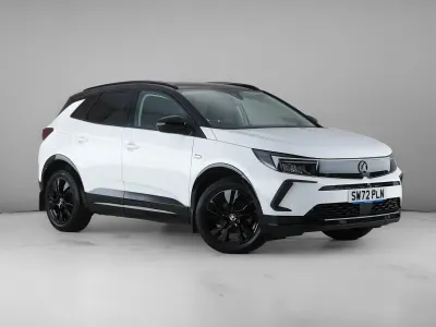 Used Vauxhall Grandland X GS Line 131 HP (96 kW) 2022 White SUV