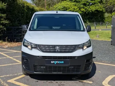 Used Peugeot Partner Premium 102 HP (75 kW) 2023 White MPV