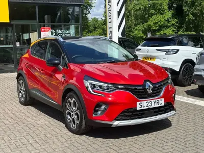 Używany Renault Captur Techno 142 KM (104 kW) 2023 Czerwony SUV