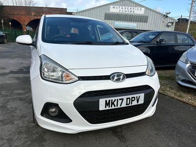 Used Hyundai i10 SE 66 HP (48 kW) 2017 White Hatchback