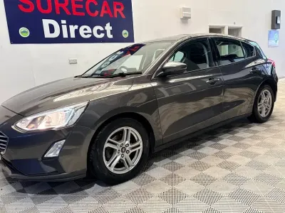 Usado Ford Focus Zetec 125 HP (91 kW) 2020 Cinzento Citadino