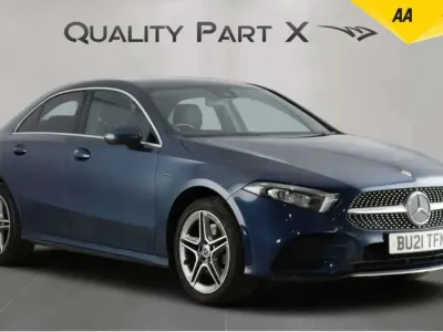 Usado Mercedes A250 AMG line 2021 Azul Sedan
