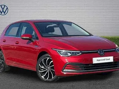 Used VW Golf VIII Style 130 HP (95 kW) 2023 Red Hatchback