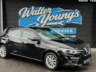 Used Renault Mégane IV Dynamique 130 HP (95 kW) 2017 Black Hatchback